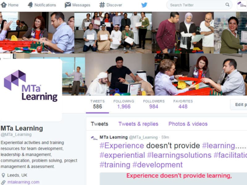 Stimulating thought through social media