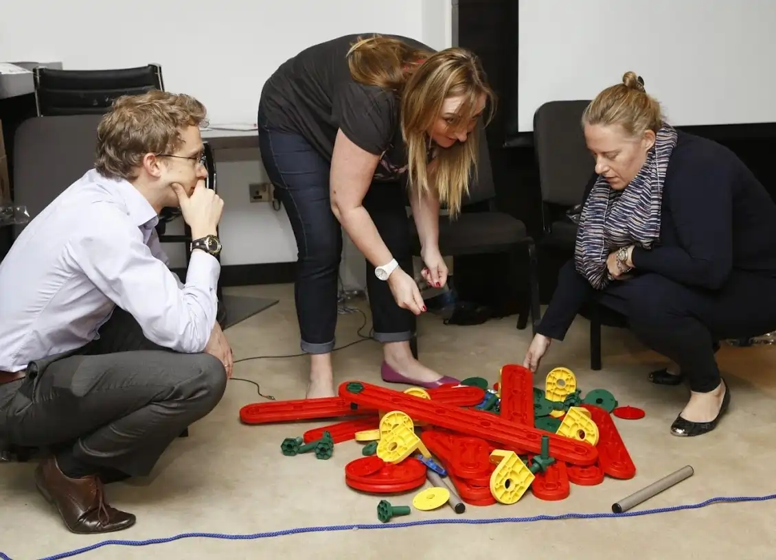 Beyond the Ropes - Principles of facilitating experiential learning