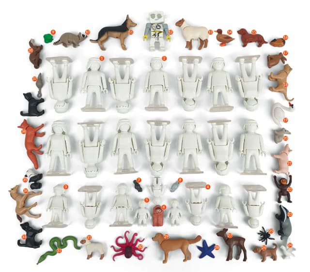 An image of the PLAYMOBIL Pro Kit, which contains over 480 pieces, designed for larger groups of up to 12 people. This kit is perfect for facilitators and organisations committed to using PLAYMOBIL in multiple contexts.